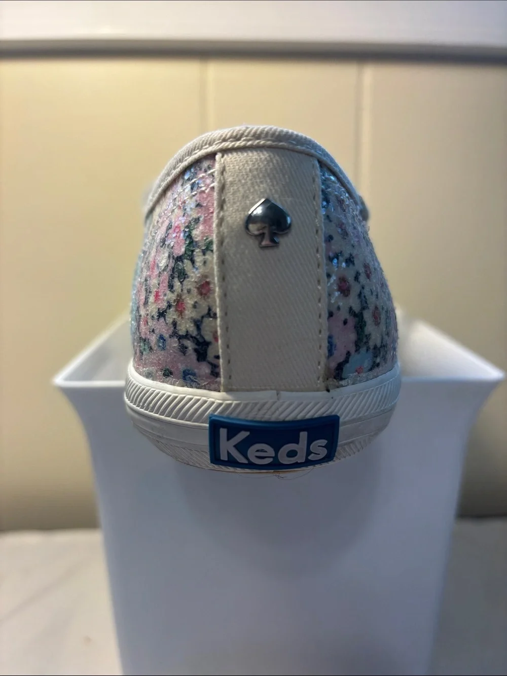 EUC Keds x Kate Spade Daisy Garden Glitter Sneakers Size 8